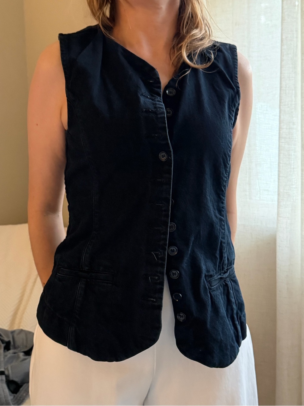 Zara Black Sleeveless Button-Up Vest